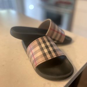 Burberry slides